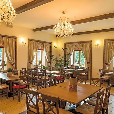 Dworek Szwajcaria Bed & Breakfast 3*