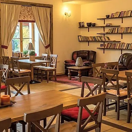 Dworek Szwajcaria Bed & Breakfast