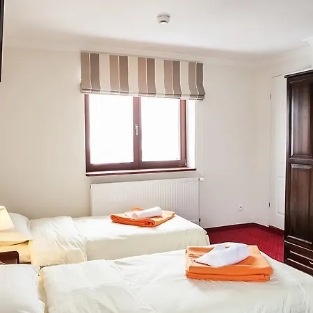 Dworek Szwajcaria Bed & Breakfast 3*