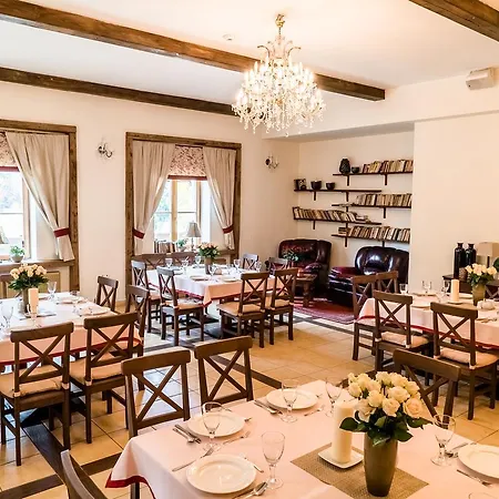 Dworek Szwajcaria Bed & Breakfast 3*