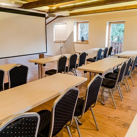 Bed & Breakfast Dworek Szwajcaria 3*
