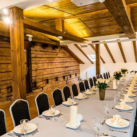 Bed & Breakfast Dworek Szwajcaria 3*